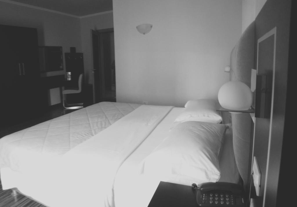 Hotel Nais Beach Durres Luaran gambar
