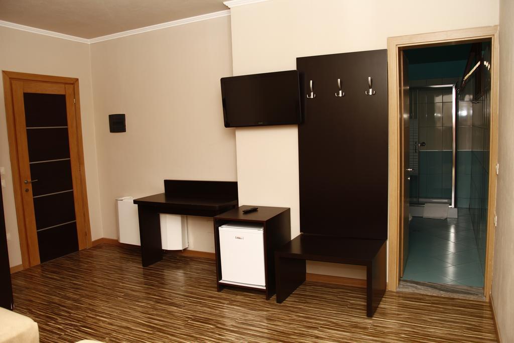 Hotel Nais Beach Durres Bilik gambar