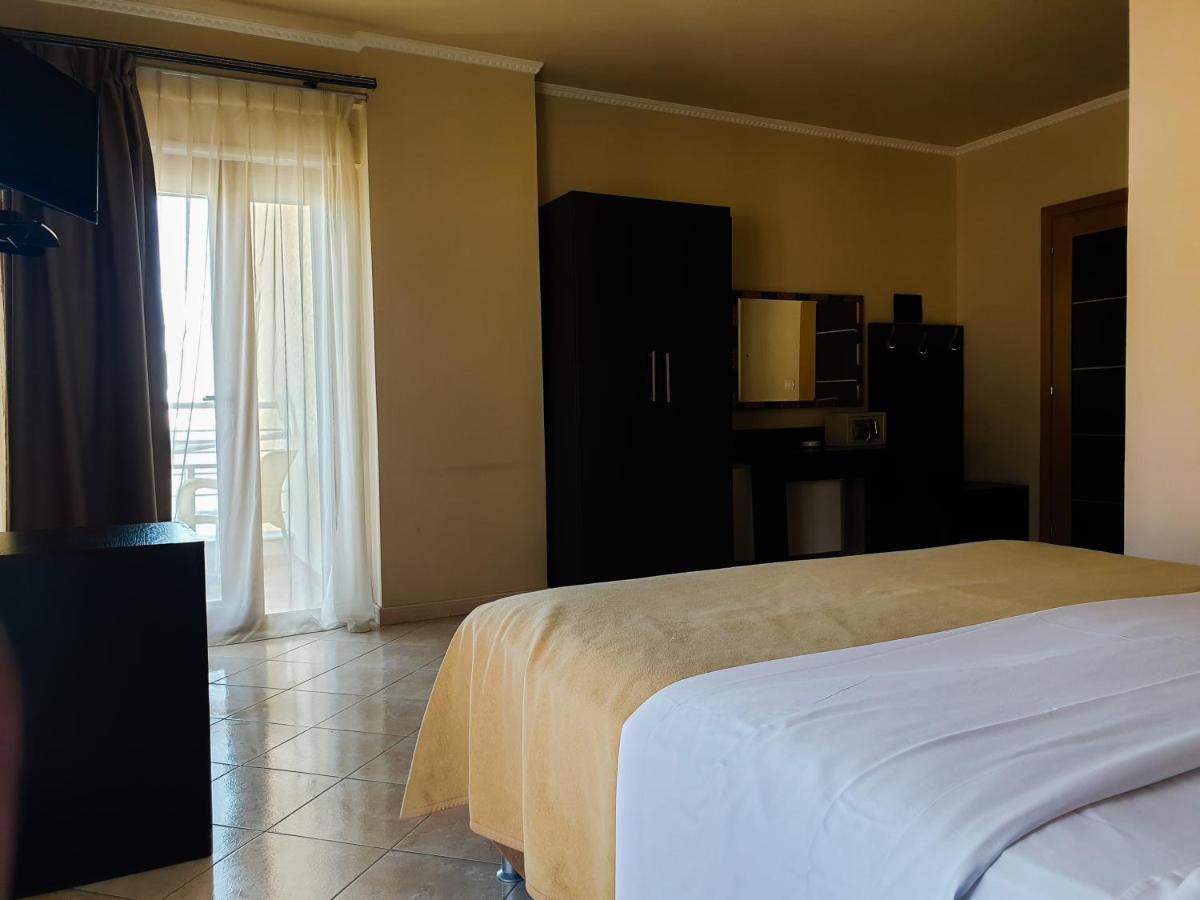 Hotel Nais Beach Durres Luaran gambar