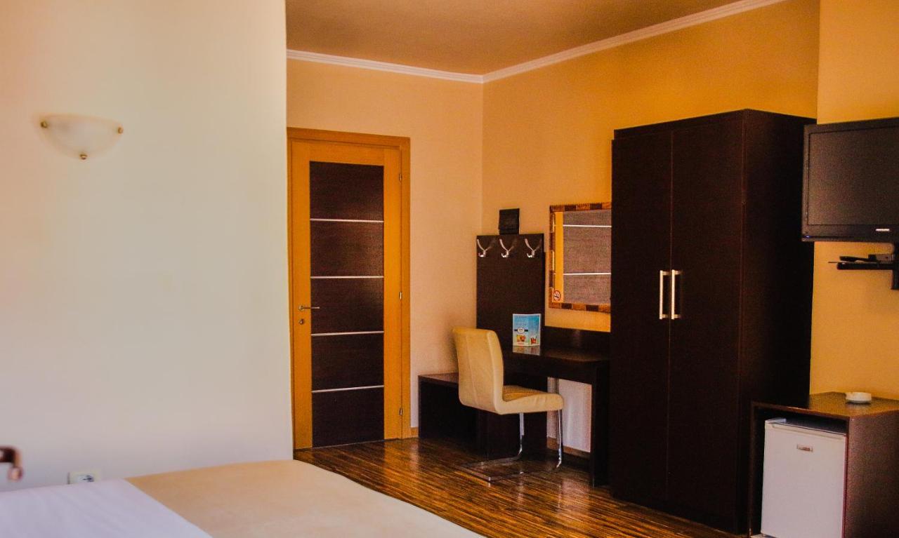Hotel Nais Beach Durres Luaran gambar